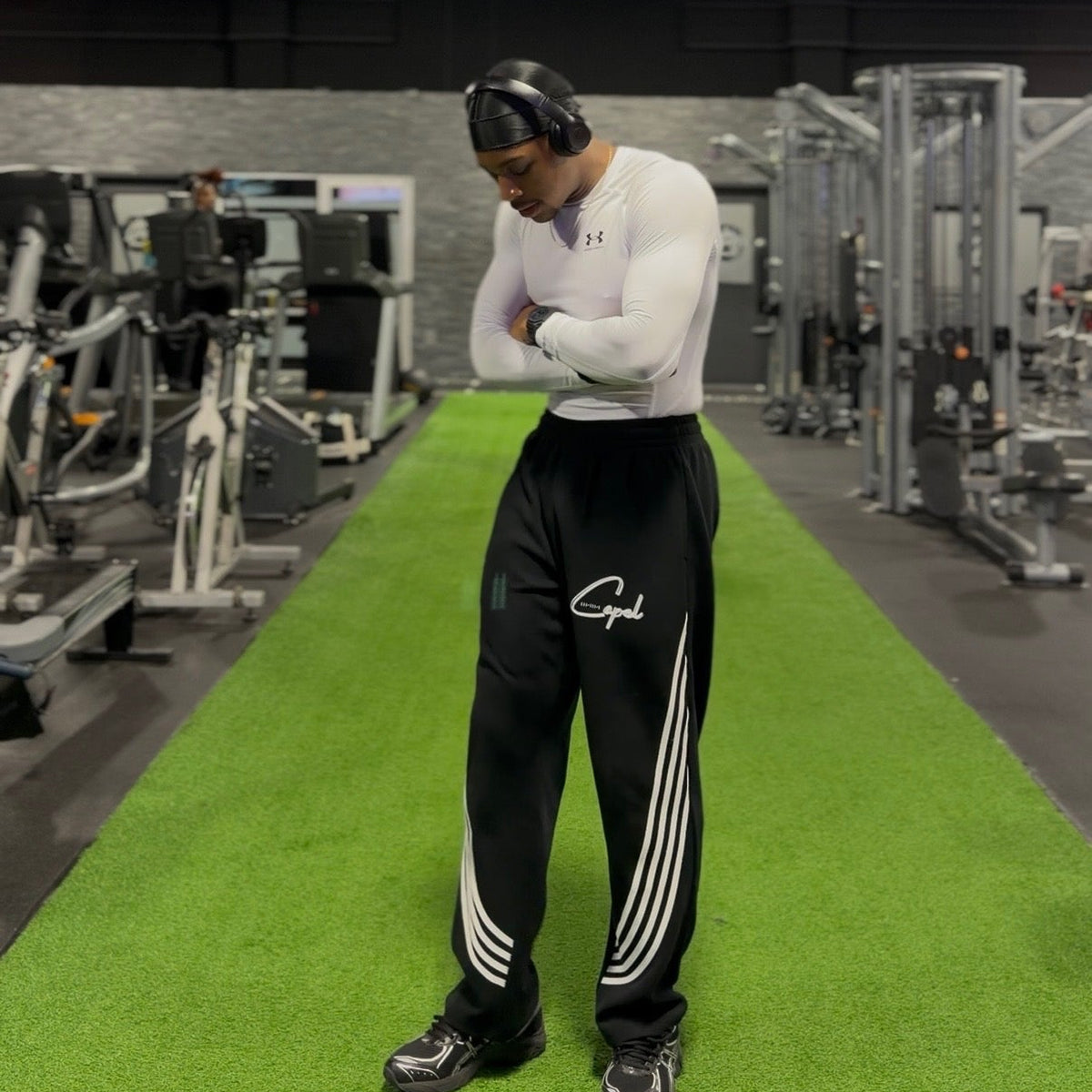 CAPÉL Curved Stripe Straight Sweatpants #1